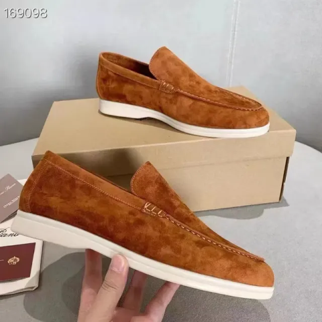黄棕色