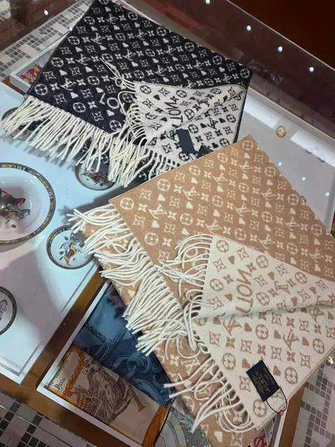 Louis Vuitton Monogram Shawl Reversible Logo Pattern