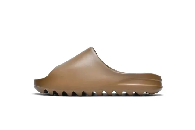 Yeezy Slide Earth
