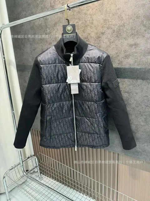 D家黑色