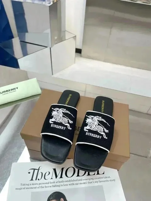 Burberry Equestrian Knight Slide Embroidered Logo