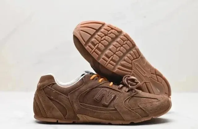 New Balance 1906R Brown Suede
