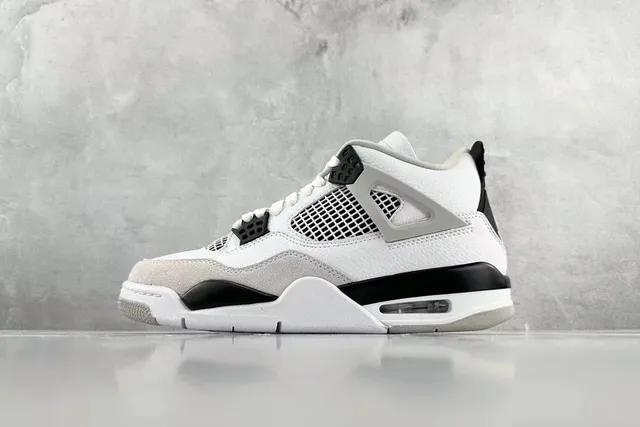 Air Jordan 4