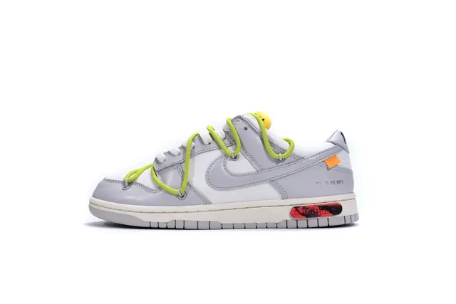 Nike × Off-White Dunk Low