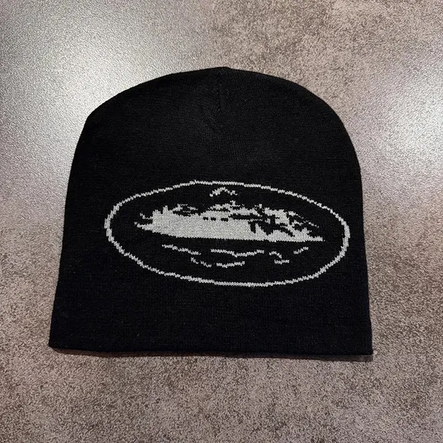 Beanie Oval Logo