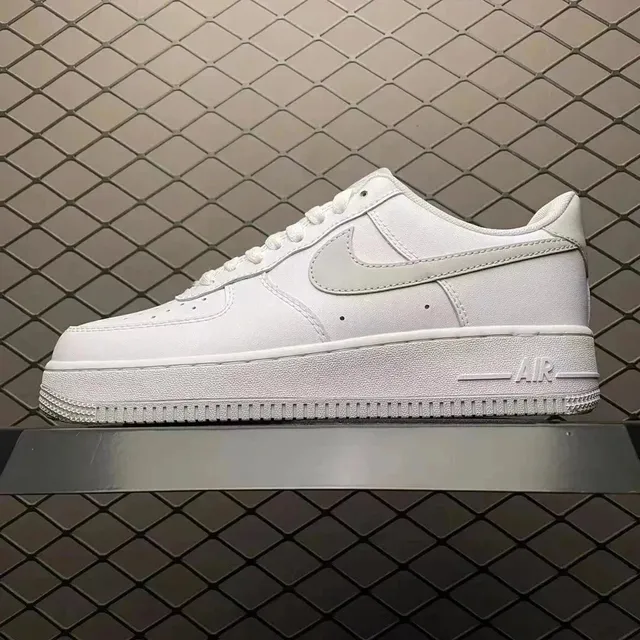 Nike Air Force 1 Low Triple White
