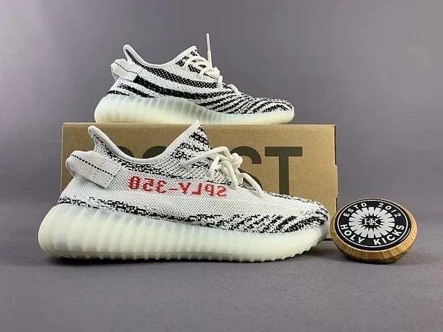 Yeezy Boost 350 V2 Zebra