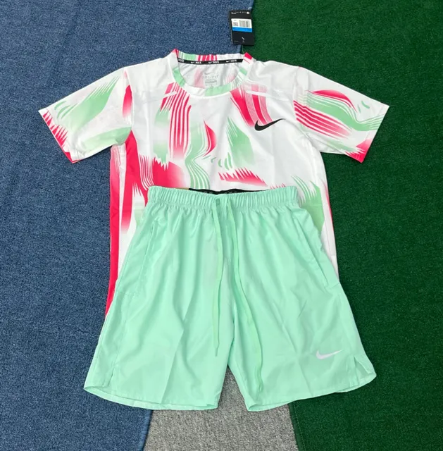 Nike Sportswear Set Abstract Print