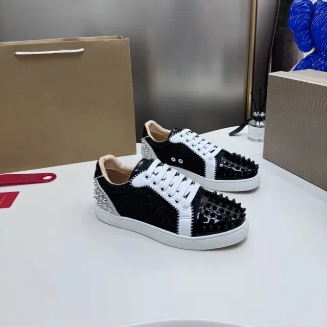 拼色黑白柳钉