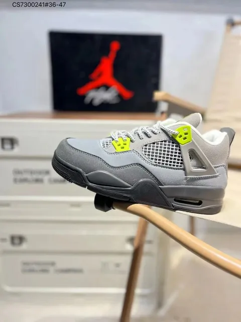Air Jordan 4 Cool Grey