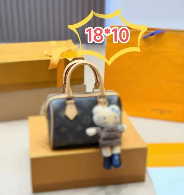 6 new 18cm pillows