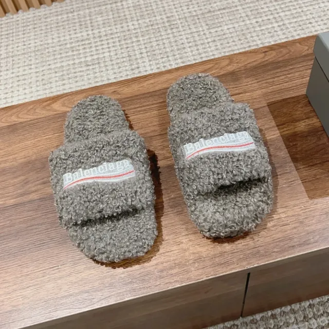 灰色