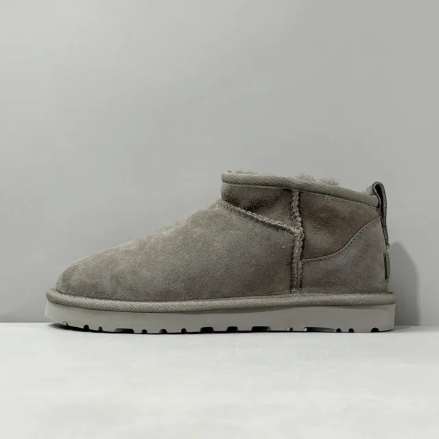 UGG 周冬雨 Mini短靴 灰色 1116109-GREY