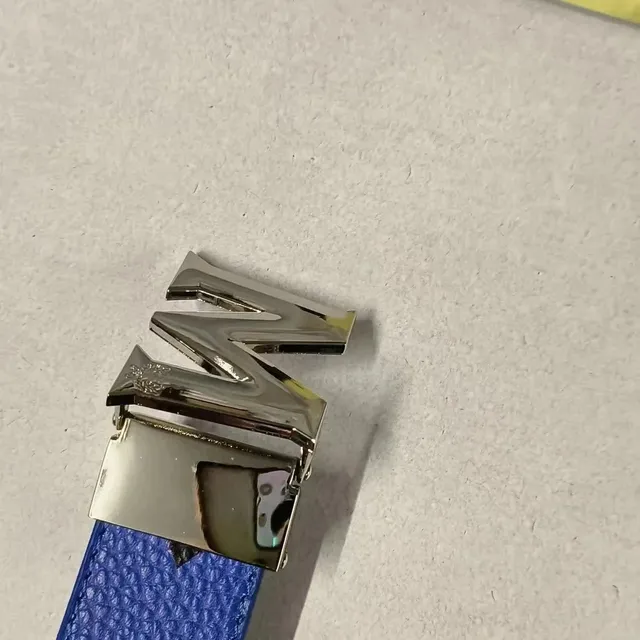 蓝色银扣