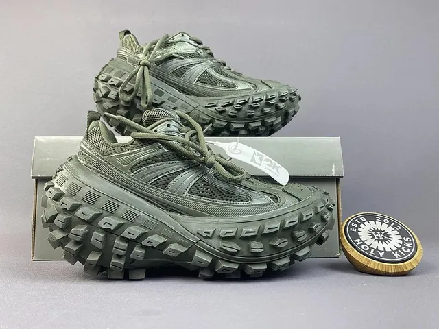 Chunky Trail Sneaker Olive Green