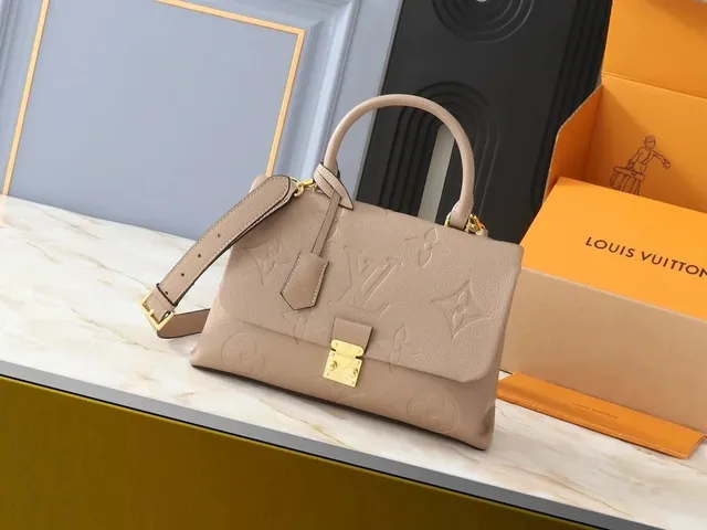 Louis Vuitton Lockme Monogram Empreinte