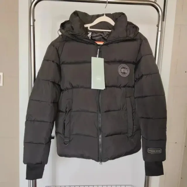 Canada Goose Puffer Jacket Logo Patch