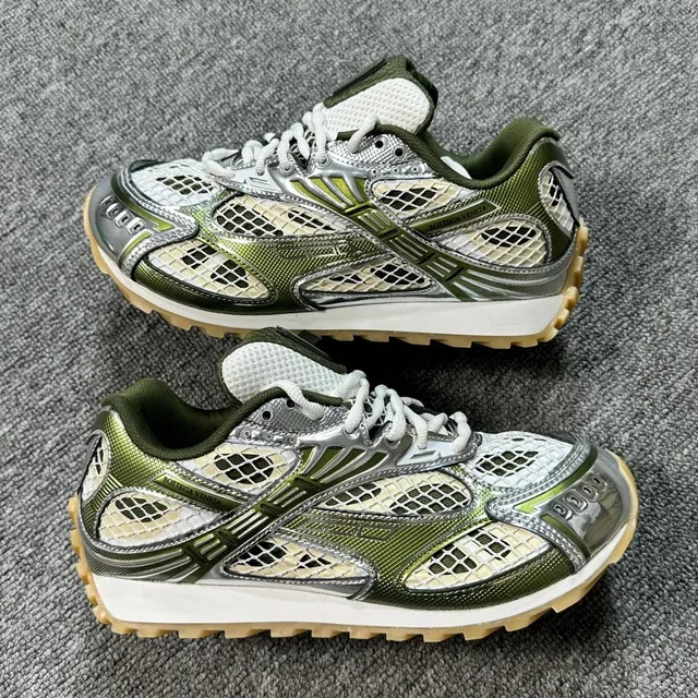 755915V2X402848橄榄绿