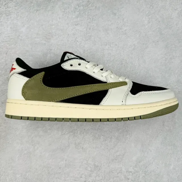 Nike × Travis Scott Dunk Low Cactus Jack