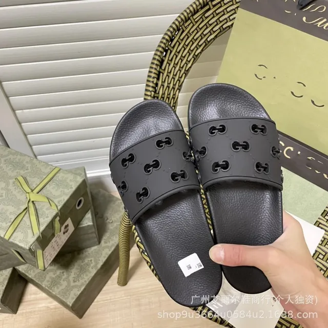 Gucci Slide Sandal GG Logo