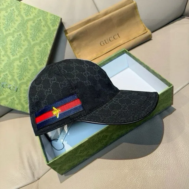 Gucci Baseball Cap GG Jacquard with Web Stripe and Bee