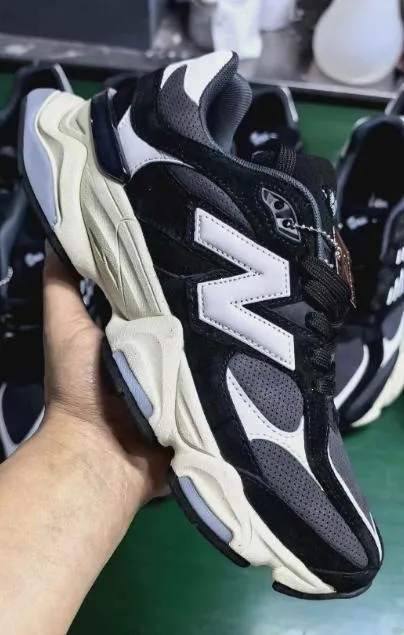 New Balance 9060 Core Black