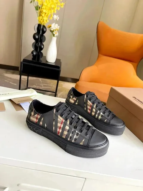 Burberry Low-Top Sneaker Check Print