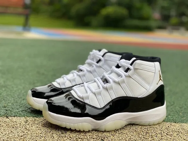 Air Jordan 11 Concord