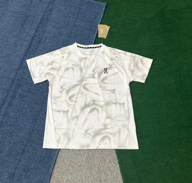 On Performance T-Shirt Cloud Print