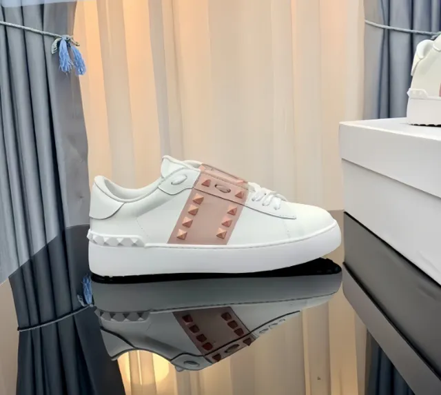 Valentino Rockstud Low White with Rose Gold Studs