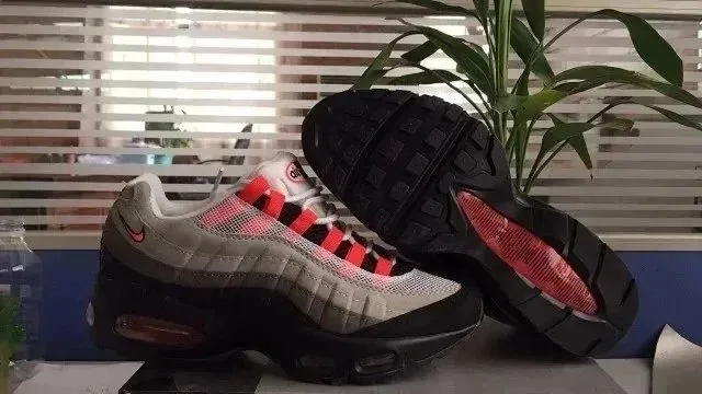Nike Air Max 95 Neon