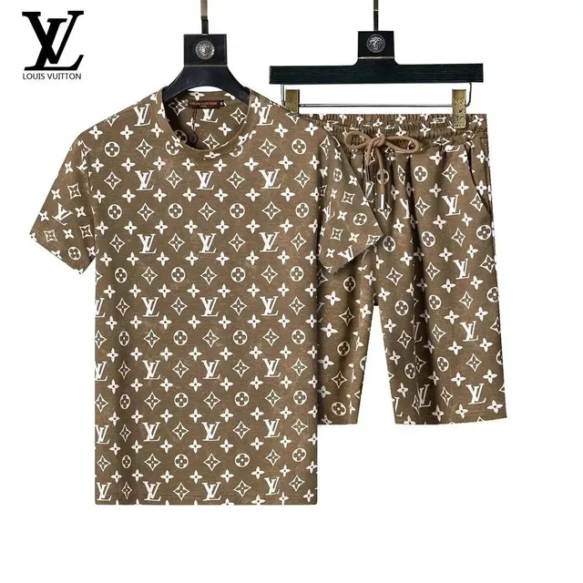 Louis Vuitton Monogram Print Set Brown and White