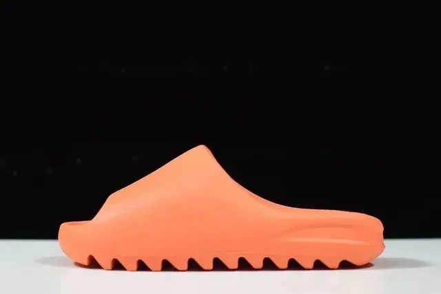 Yeezy Slide Semi Frozen Orange