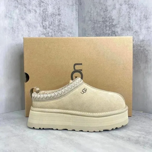 UGG Platform Slipper Classic
