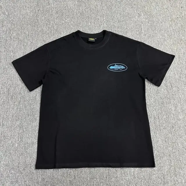 T-Shirt Oval Logo Print