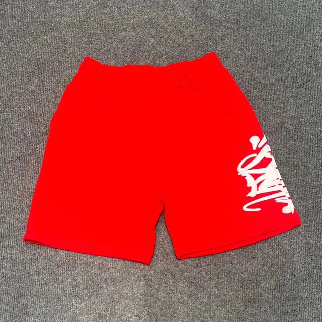 Syna World Logo Shorts Graffiti Print