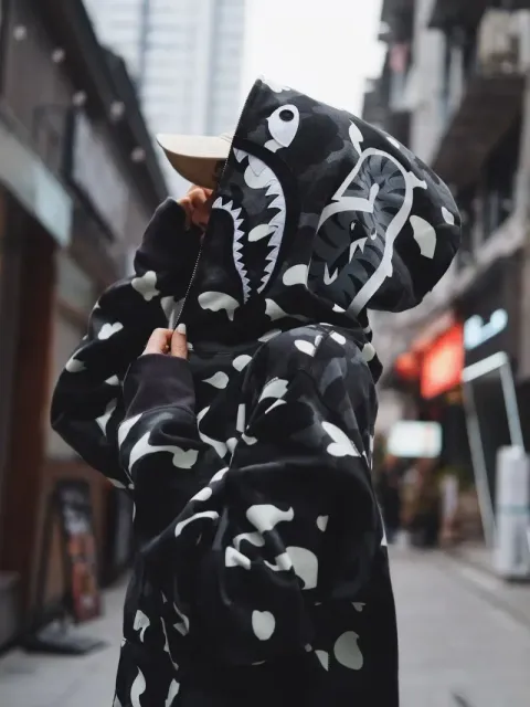 Glow-In-The-Dark Camouflage