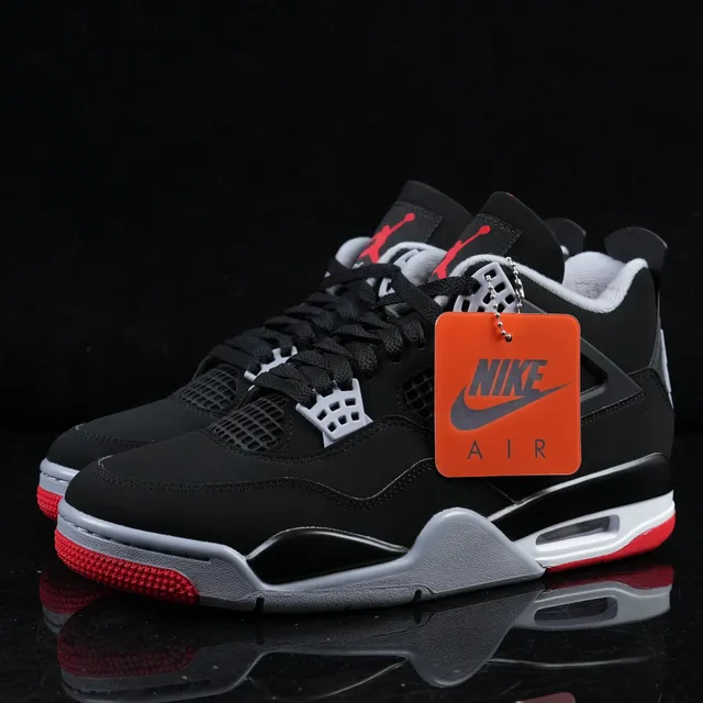 Air Jordan 4 Bred