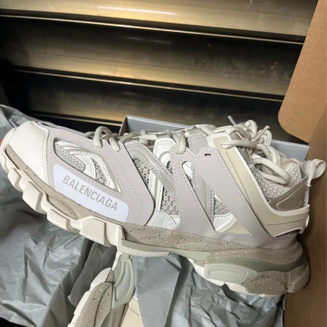 三代 米白灰 E4 9697