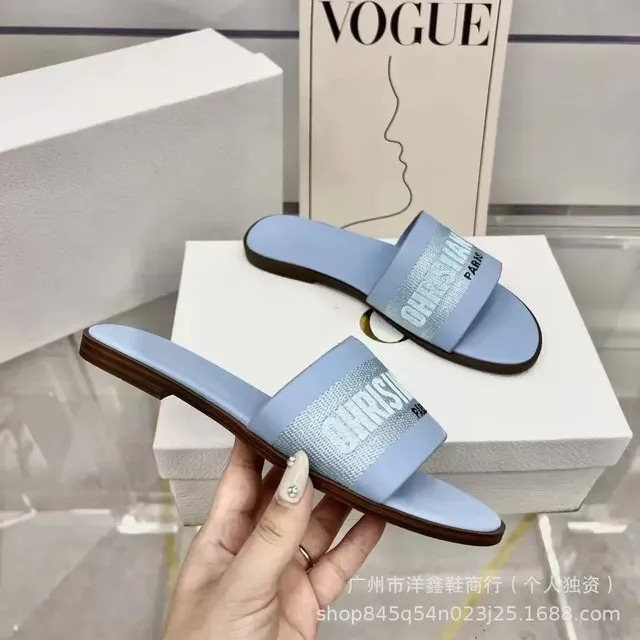 浅蓝