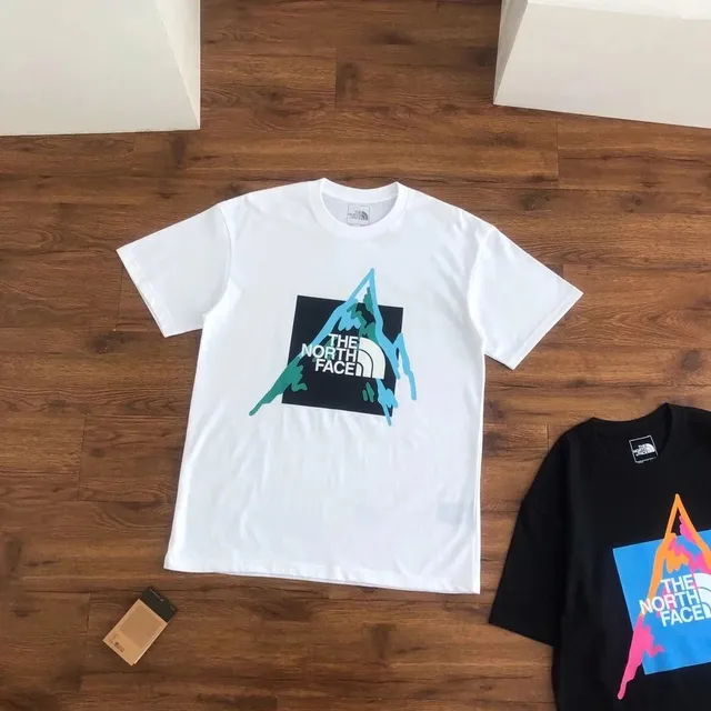 The North Face Graphic T-Shirt Mountain Logo
