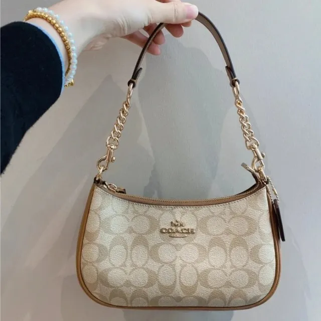 Gucci Shoulder Bag GG Monogram