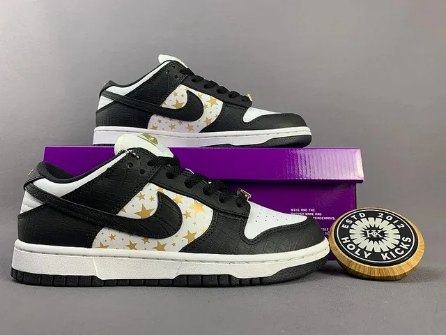 Nike Dunk Low Star Print