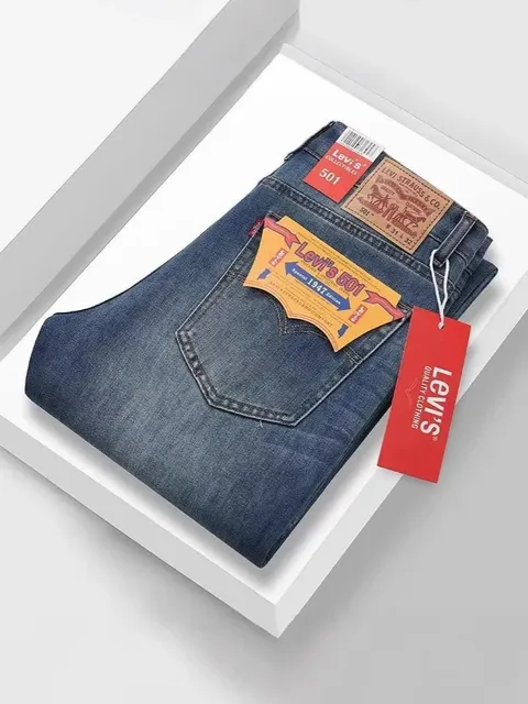 Levi's 501 Classic Straight Fit