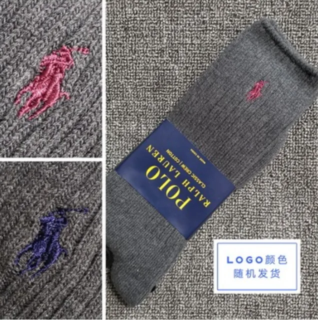 深灰色