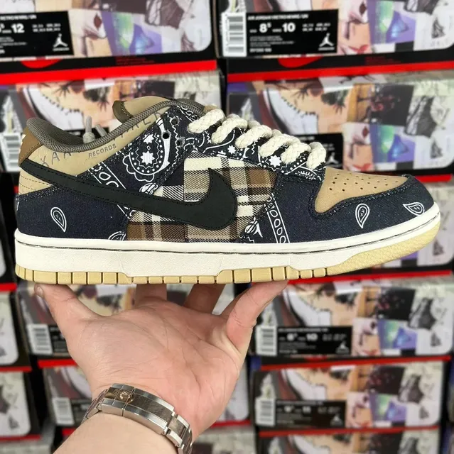 Nike Dunk Low Travis Scott Reverse Mocha
