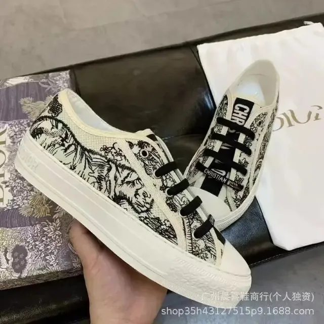 Dior B22