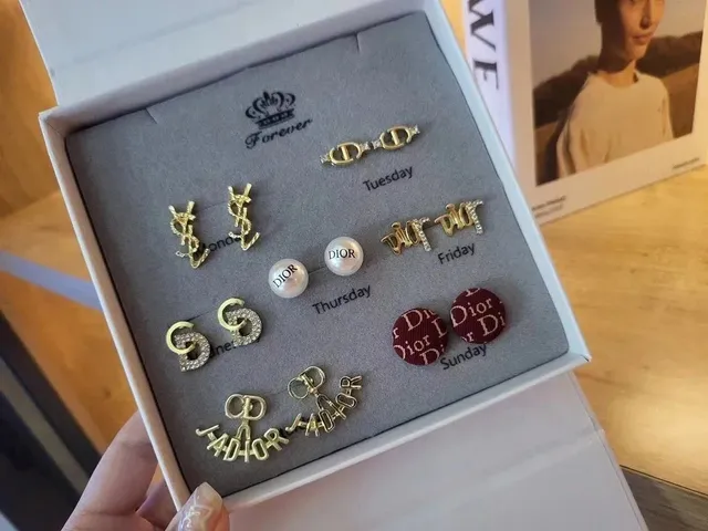 Dior 7-Day Earring Set Logo & Pearl