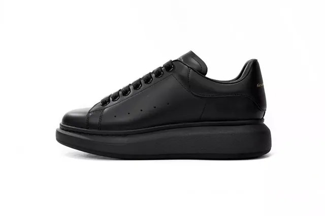 Alexander McQueen Oversized Sneaker Triple Black
