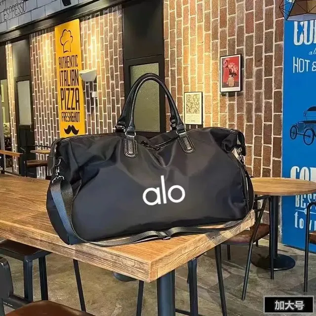 Alo Yoga Duffel Bag Logo Print